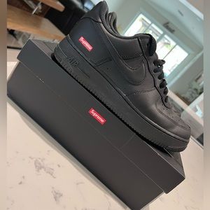 AIR FORCE 1 LOW Supreme size 9 Mens